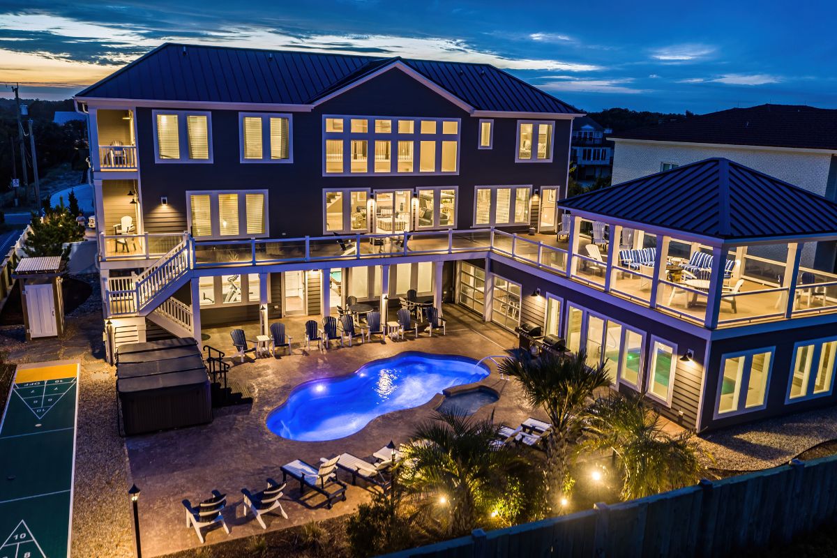 Luxury Homes in Virginia Beach - expert service