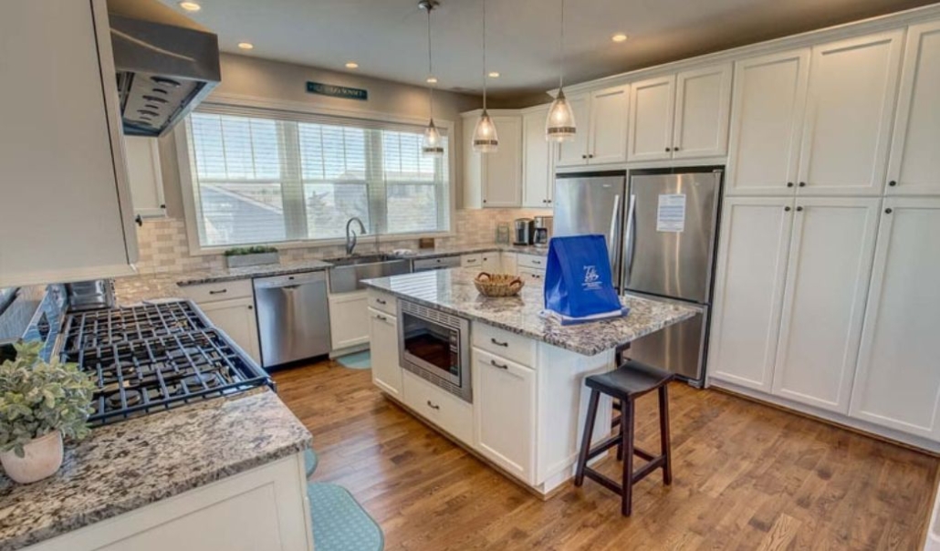 The All-Sea-Suns custom kitchen with classic and modern design